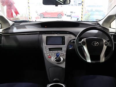 2014 Toyota Prius - Thumbnail