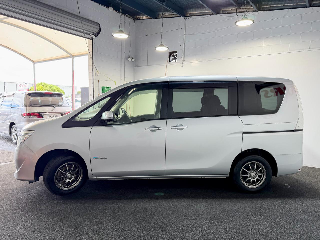 2015 Nissan Serena