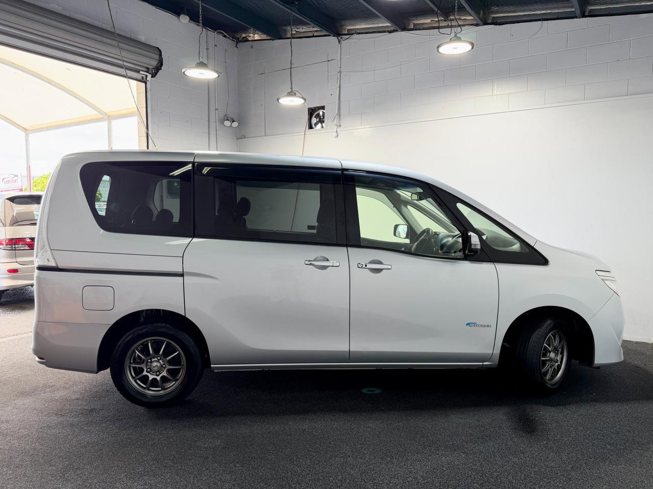 2015 Nissan Serena
