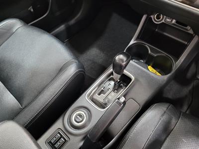 2016 Mitsubishi Outlander - Thumbnail