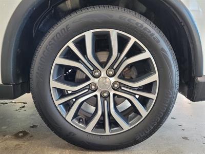 2016 Mitsubishi Outlander - Thumbnail