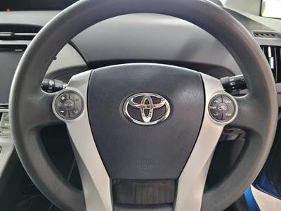 2013 Toyota Prius - Thumbnail