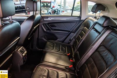 2017 Volkswagen Tiguan - Thumbnail