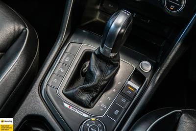 2017 Volkswagen Tiguan - Thumbnail