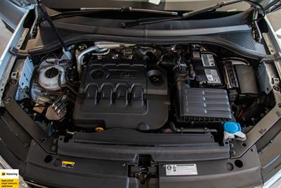 2017 Volkswagen Tiguan - Thumbnail