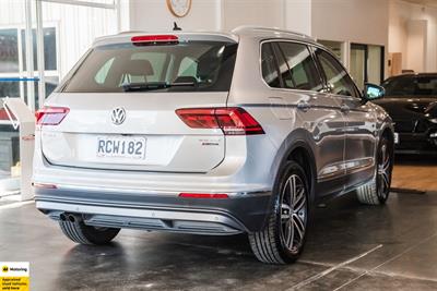 2017 Volkswagen Tiguan - Thumbnail