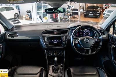 2017 Volkswagen Tiguan - Thumbnail