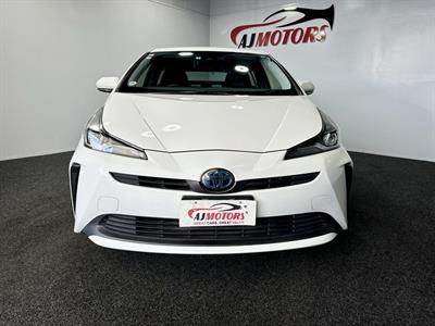 2019 Toyota Prius - Thumbnail