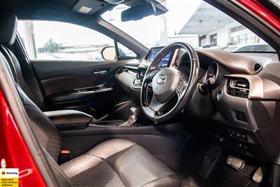 2017 Toyota C-HR - Thumbnail