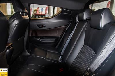 2017 Toyota C-HR - Thumbnail