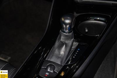 2017 Toyota C-HR - Thumbnail