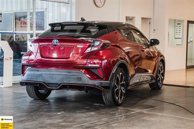2017 Toyota C-HR - Thumbnail