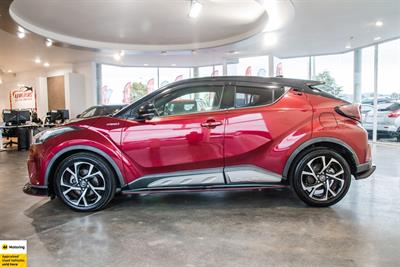 2017 Toyota C-HR - Thumbnail
