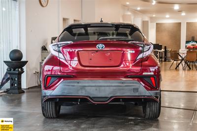 2017 Toyota C-HR - Thumbnail