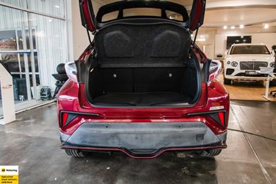2017 Toyota C-HR - Thumbnail