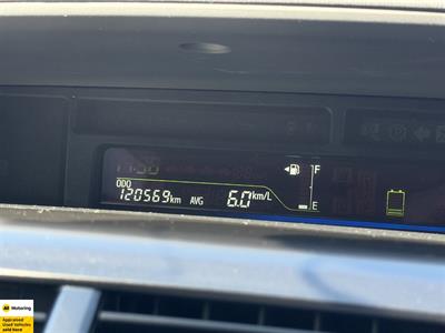 2013 Toyota Prius - Thumbnail