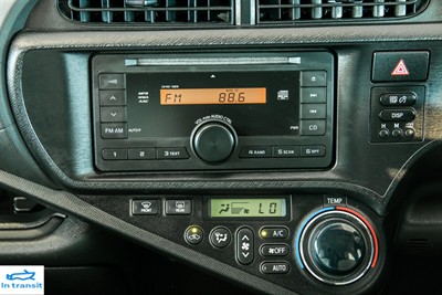 2013 Toyota Aqua - Thumbnail