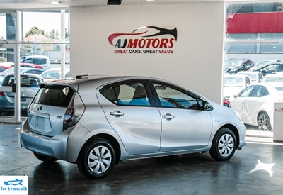 2013 Toyota Aqua - Thumbnail