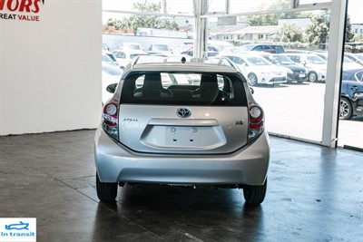 2013 Toyota Aqua - Thumbnail