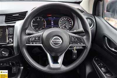 2021 Nissan Navara - Thumbnail