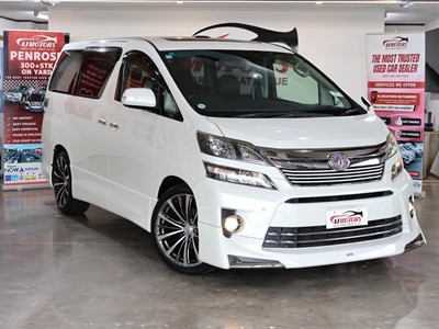 2013 Toyota Vellfire - Thumbnail