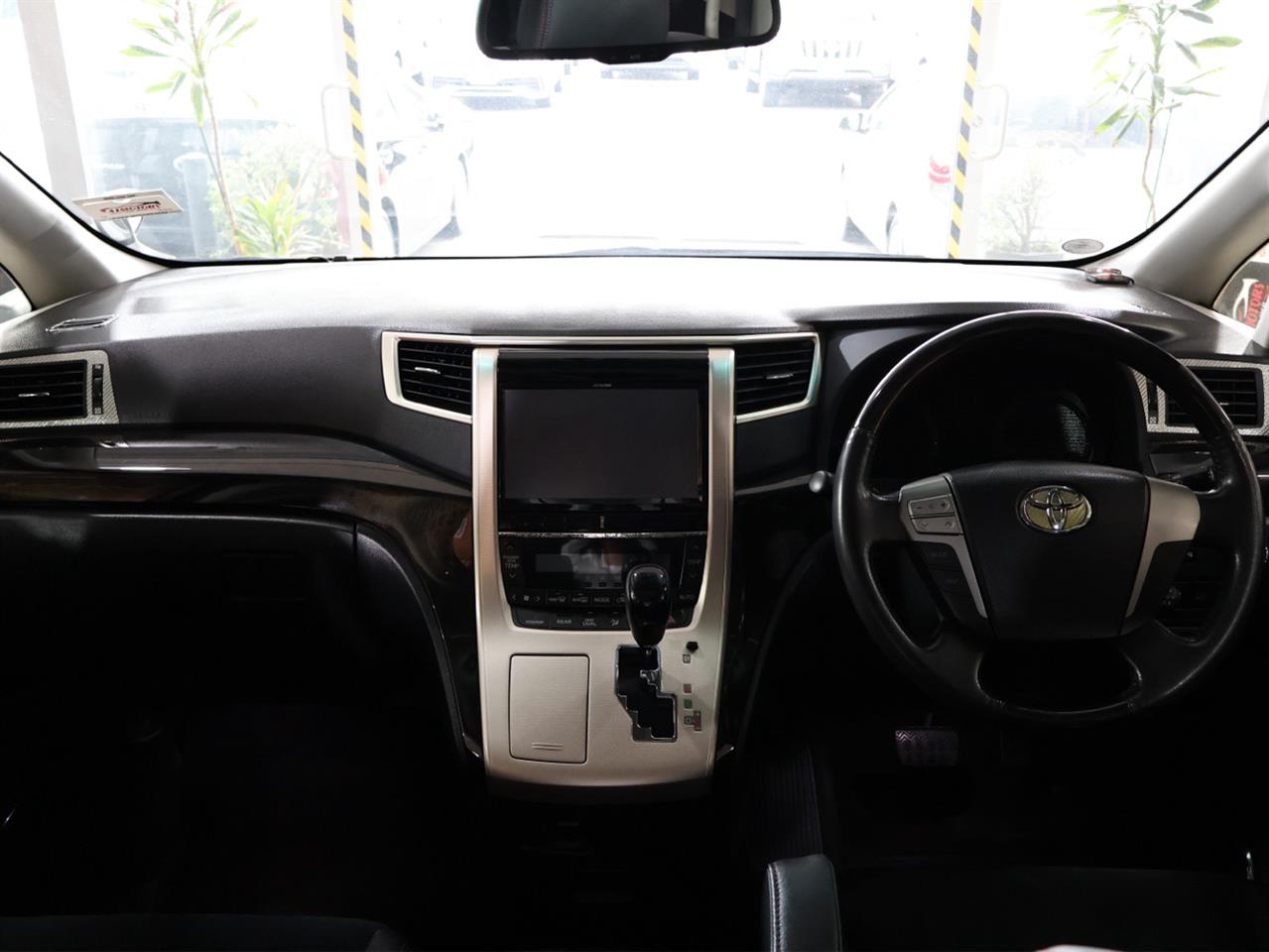 2013 Toyota Vellfire