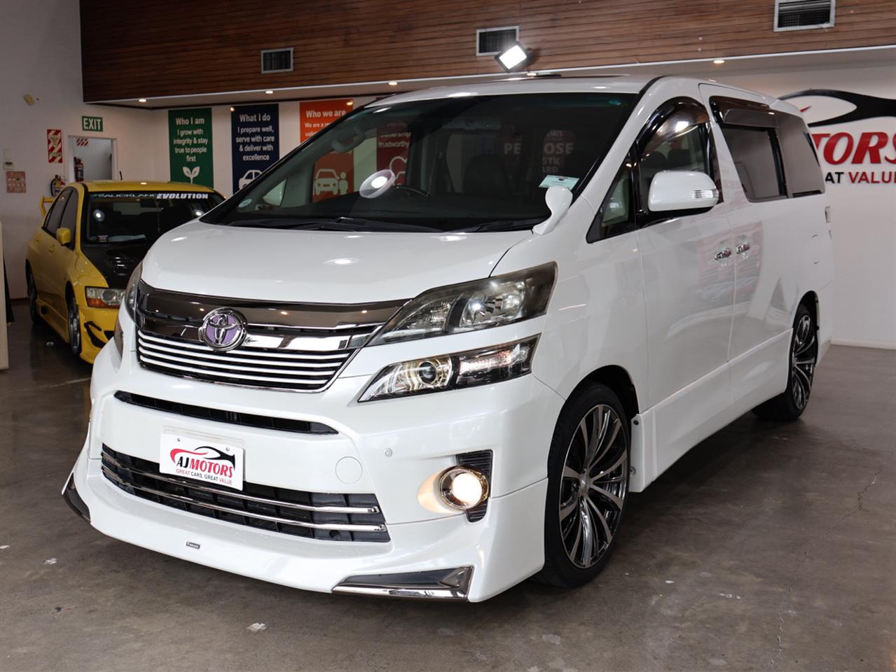 2013 Toyota Vellfire