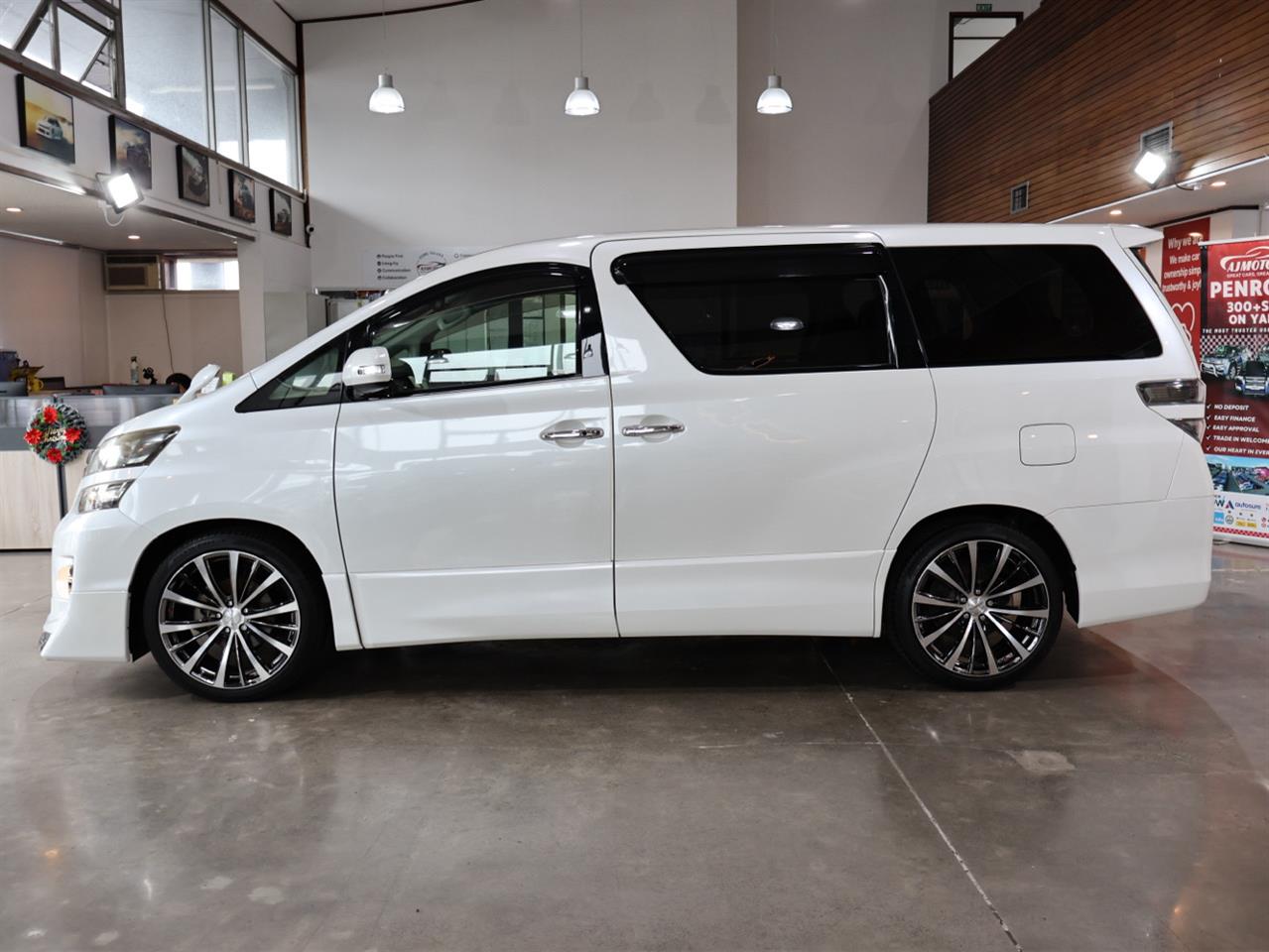 2013 Toyota Vellfire
