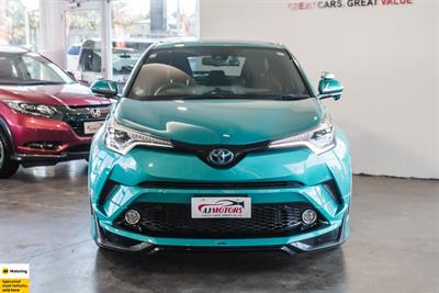 2017 Toyota C-HR - Thumbnail