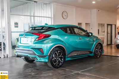 2017 Toyota C-HR - Thumbnail