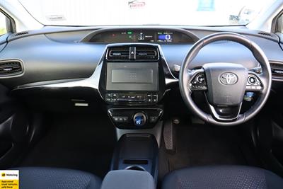 2019 Toyota Prius - Thumbnail