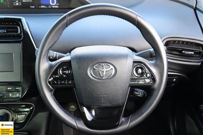 2019 Toyota Prius - Thumbnail
