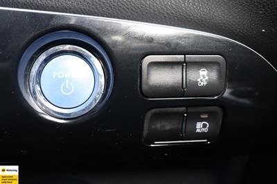 2019 Toyota Prius - Thumbnail