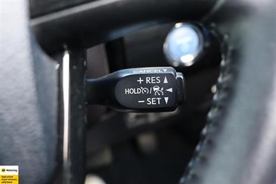 2019 Toyota Prius - Thumbnail