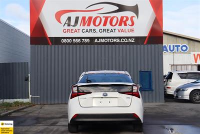 2019 Toyota Prius - Thumbnail