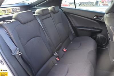 2019 Toyota Prius - Thumbnail
