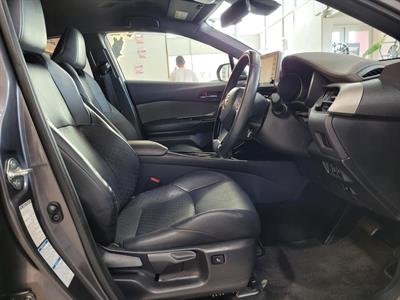 2020 Toyota C-HR - Thumbnail