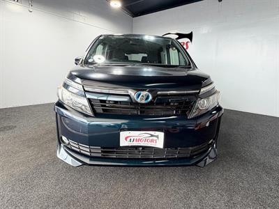 2014 Toyota Voxy - Thumbnail