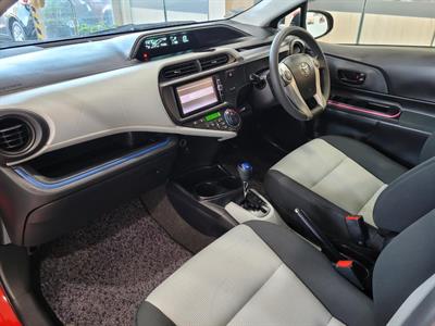 2014 Toyota Aqua - Thumbnail