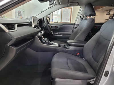 2021 Toyota RAV4 - Thumbnail