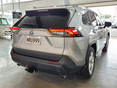 2021 Toyota RAV4 - Thumbnail