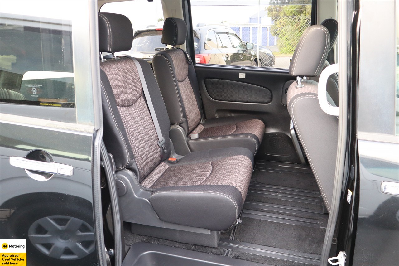 2015 Nissan Serena