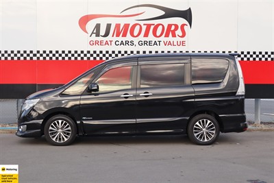 2015 Nissan Serena - Thumbnail