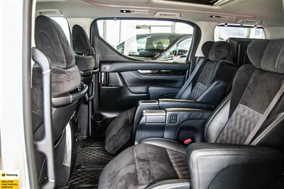 2018 Toyota Vellfire - Thumbnail