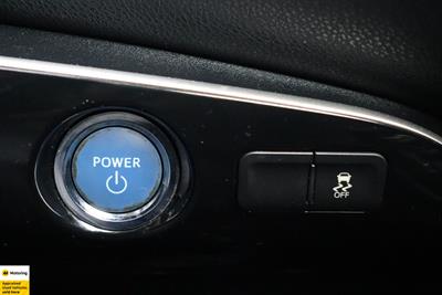 2016 Toyota Prius - Thumbnail