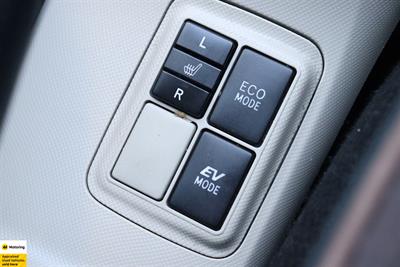 2013 Toyota Aqua - Thumbnail