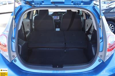 2013 Toyota Aqua - Thumbnail