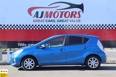 2013 Toyota Aqua - Thumbnail