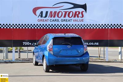 2013 Toyota Aqua - Thumbnail