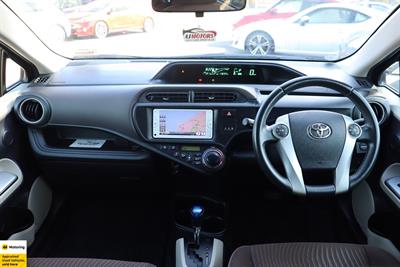 2013 Toyota Aqua - Thumbnail